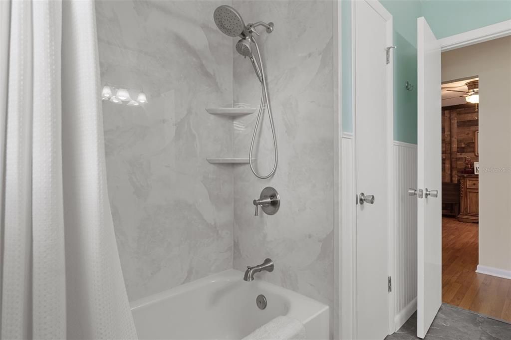 En Venta: $354,900 (3 camas, 2 baños, 1636 Pies cuadrados)