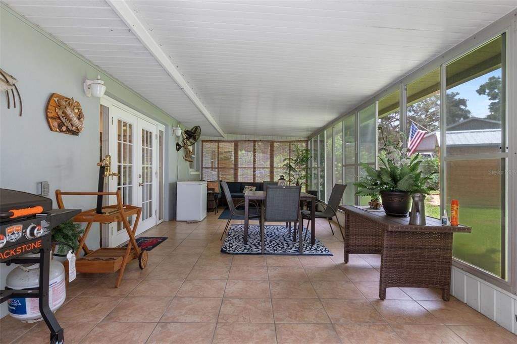 En Venta: $354,900 (3 camas, 2 baños, 1636 Pies cuadrados)