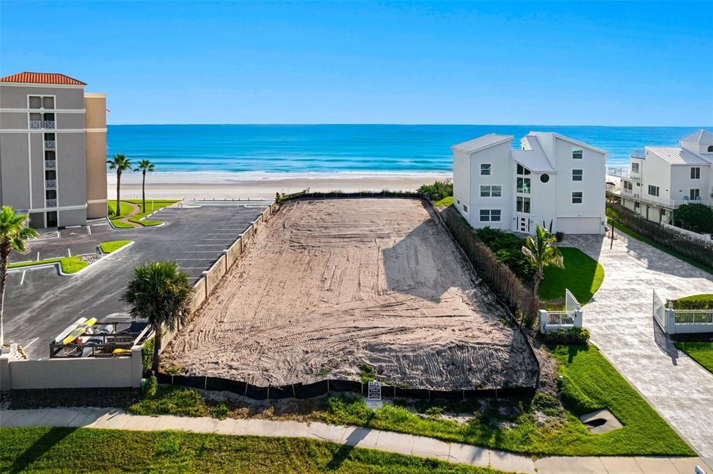 En Venta: $2,200,000 (0.28 acres)