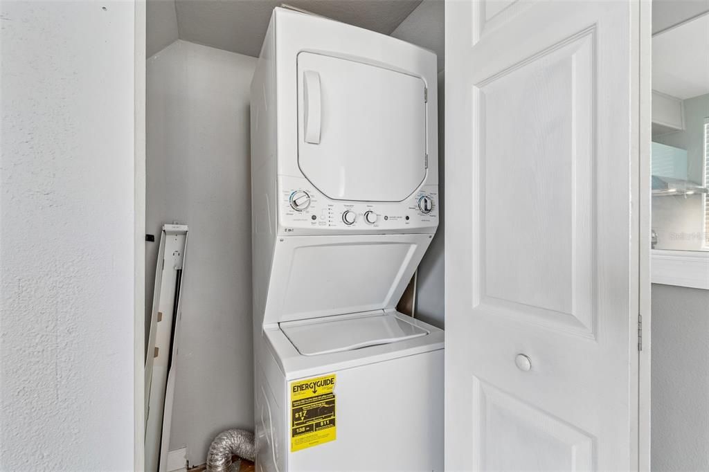 For Rent: $1,850 (2 beds, 1 baths, 1848 Square Feet)