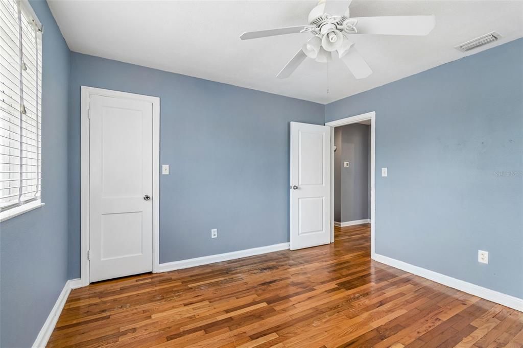 For Rent: $1,850 (2 beds, 1 baths, 1848 Square Feet)