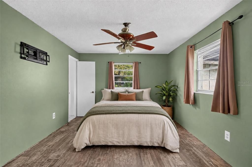 For Sale: $199,000 (3 beds, 2 baths, 1210 Square Feet)