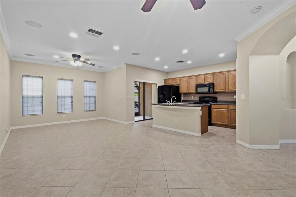 For Sale: $234,900 (2 beds, 2 baths, 1291 Square Feet)