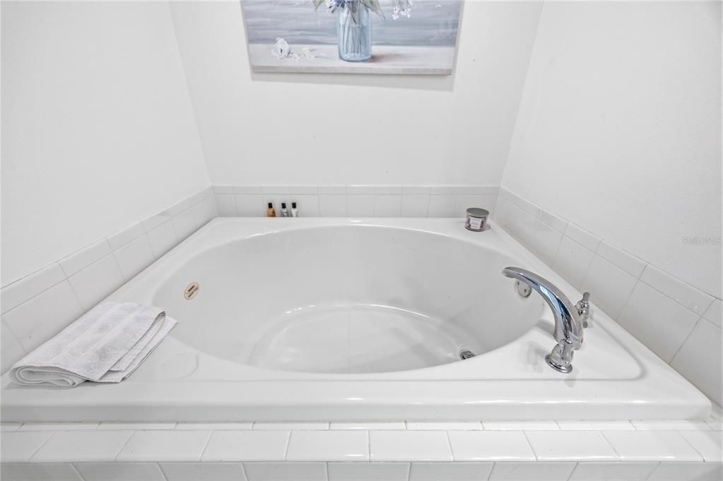 For Sale: $489,900 (3 beds, 2 baths, 1836 Square Feet)