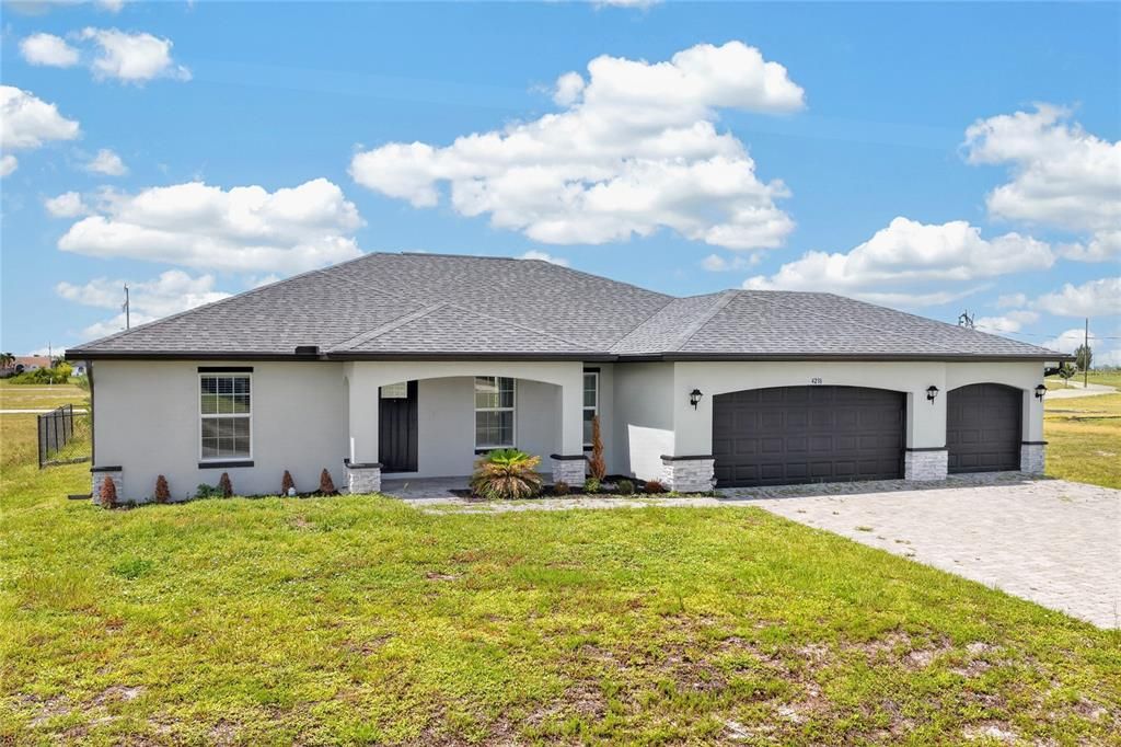For Sale: $339,900 (4 beds, 2 baths, 1830 Square Feet)