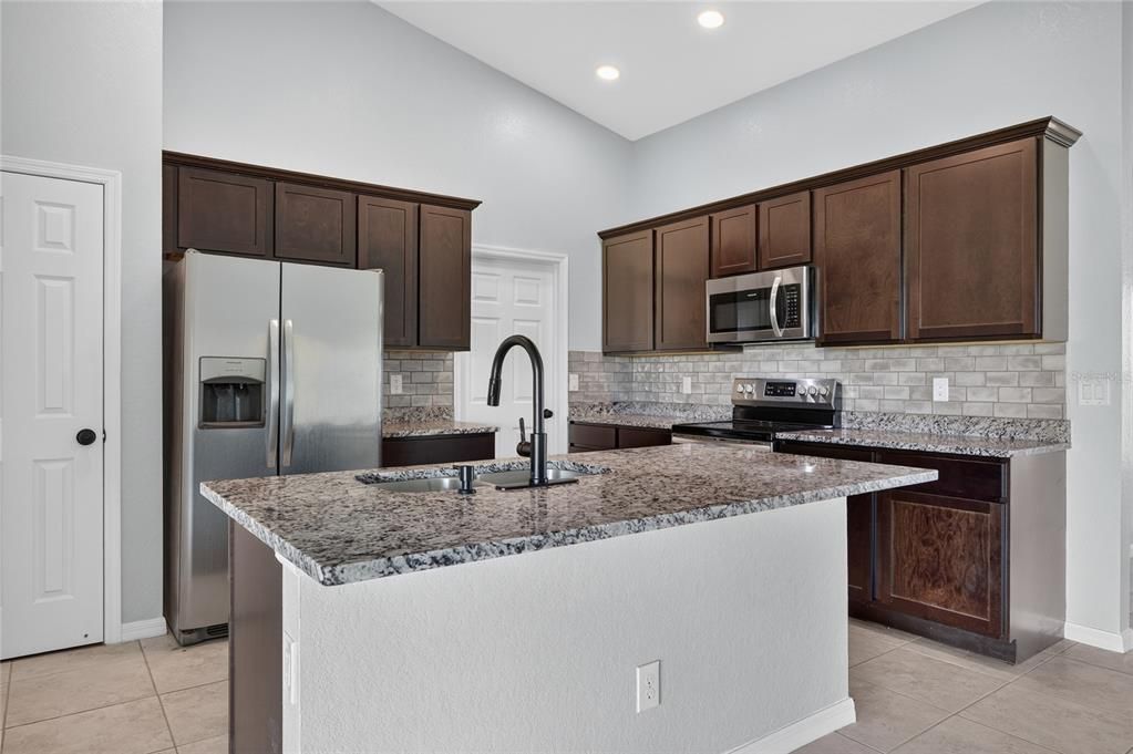 For Sale: $339,900 (4 beds, 2 baths, 1830 Square Feet)
