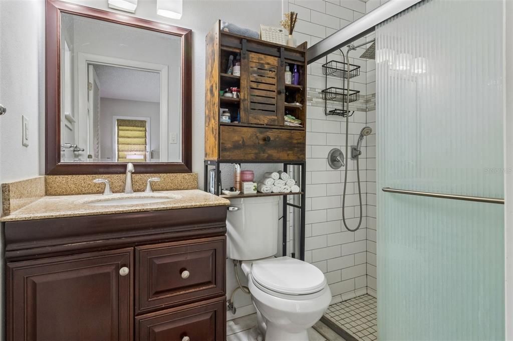Activo con contrato: $390,000 (2 camas, 2 baños, 1115 Pies cuadrados)