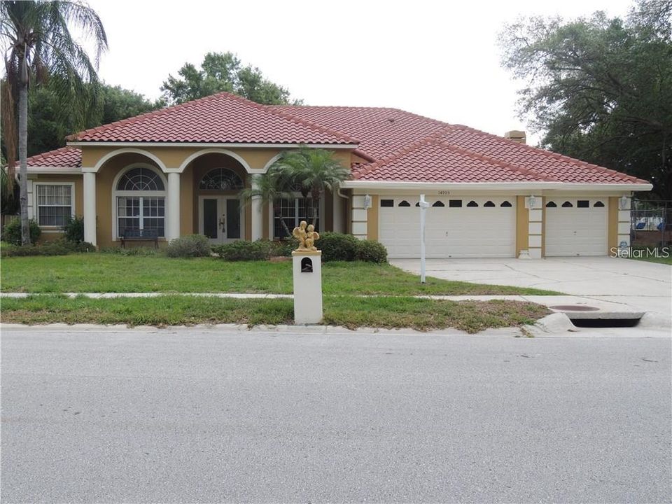 For Rent: $4,650 (4 beds, 3 baths, 3074 Square Feet)