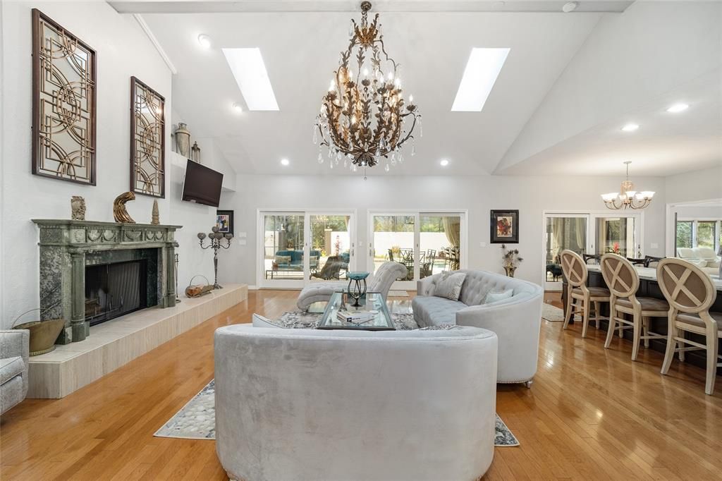 For Sale: $979,900 (4 beds, 4 baths, 3552 Square Feet)