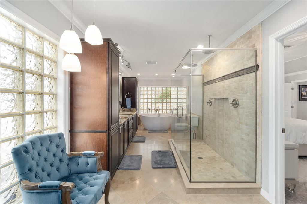 For Sale: $979,900 (4 beds, 4 baths, 3552 Square Feet)