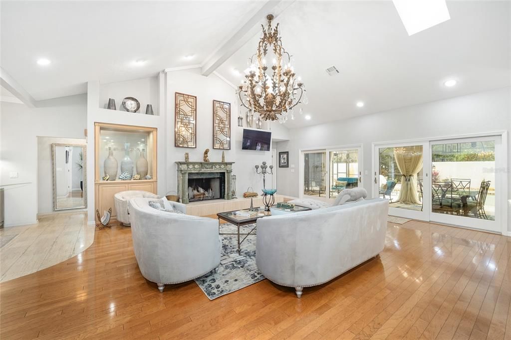 For Sale: $979,900 (4 beds, 4 baths, 3552 Square Feet)