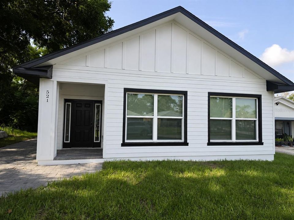 Recently Sold: $350,000 (3 beds, 2 baths, 1170 Square Feet)