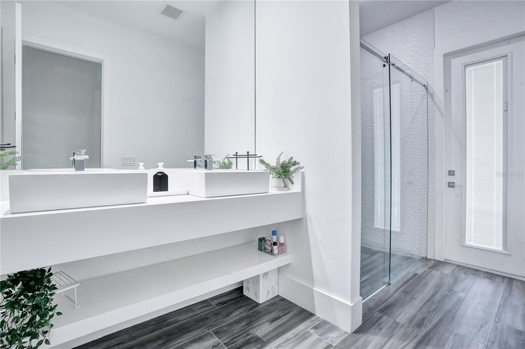 For Sale: $1,460,000 (5 beds, 4 baths, 4263 Square Feet)