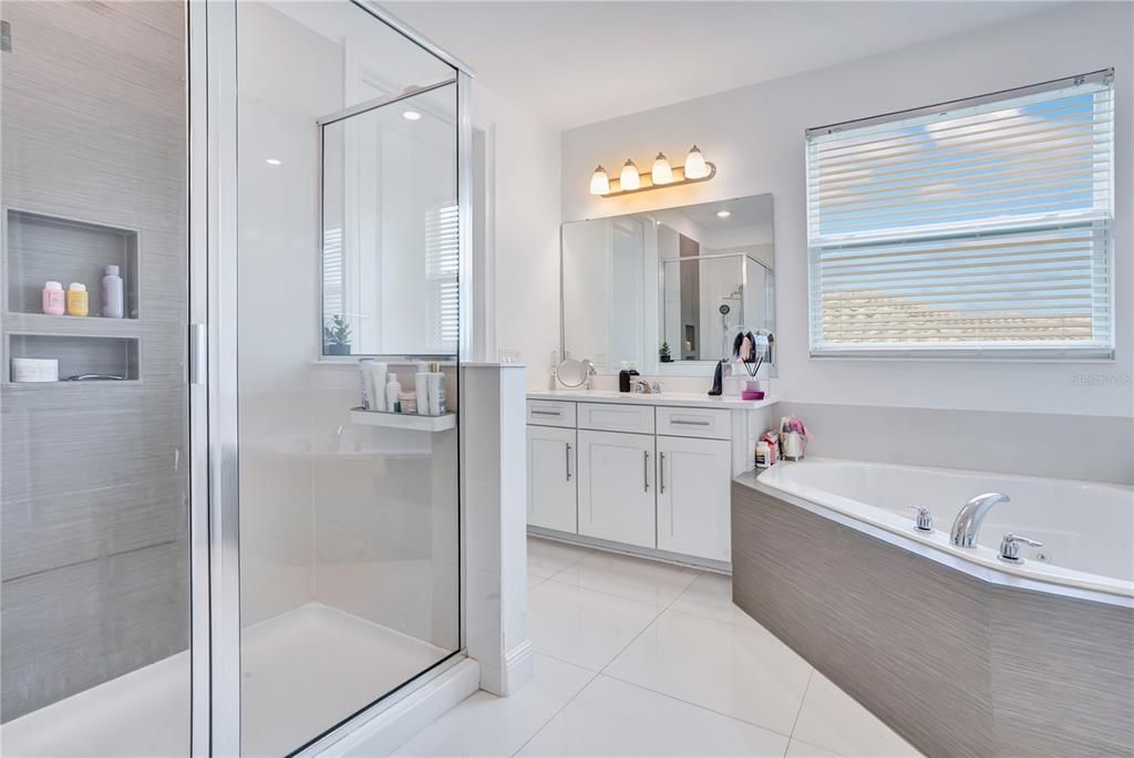 For Sale: $1,460,000 (5 beds, 4 baths, 4263 Square Feet)