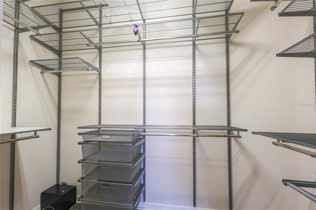 For Rent: $3,300 (3 beds, 2 baths, 1952 Square Feet)