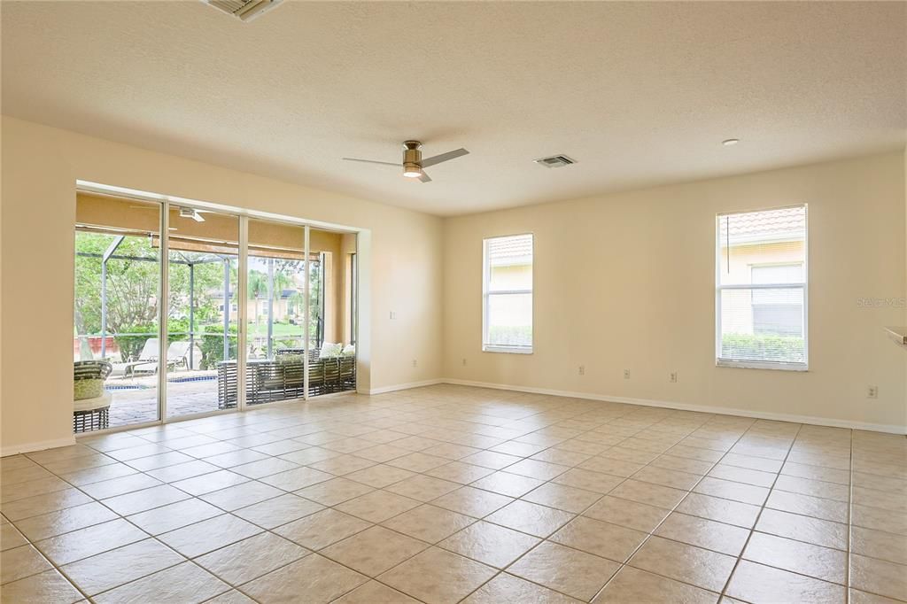 For Rent: $3,300 (3 beds, 2 baths, 1952 Square Feet)