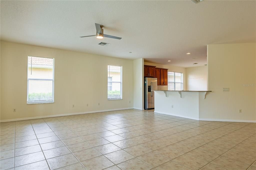 For Rent: $3,300 (3 beds, 2 baths, 1952 Square Feet)