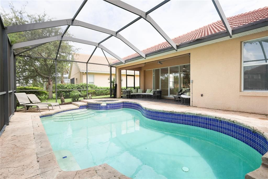 For Rent: $3,300 (3 beds, 2 baths, 1952 Square Feet)