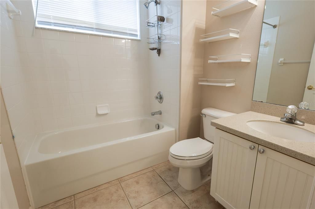 For Rent: $3,300 (3 beds, 2 baths, 1952 Square Feet)