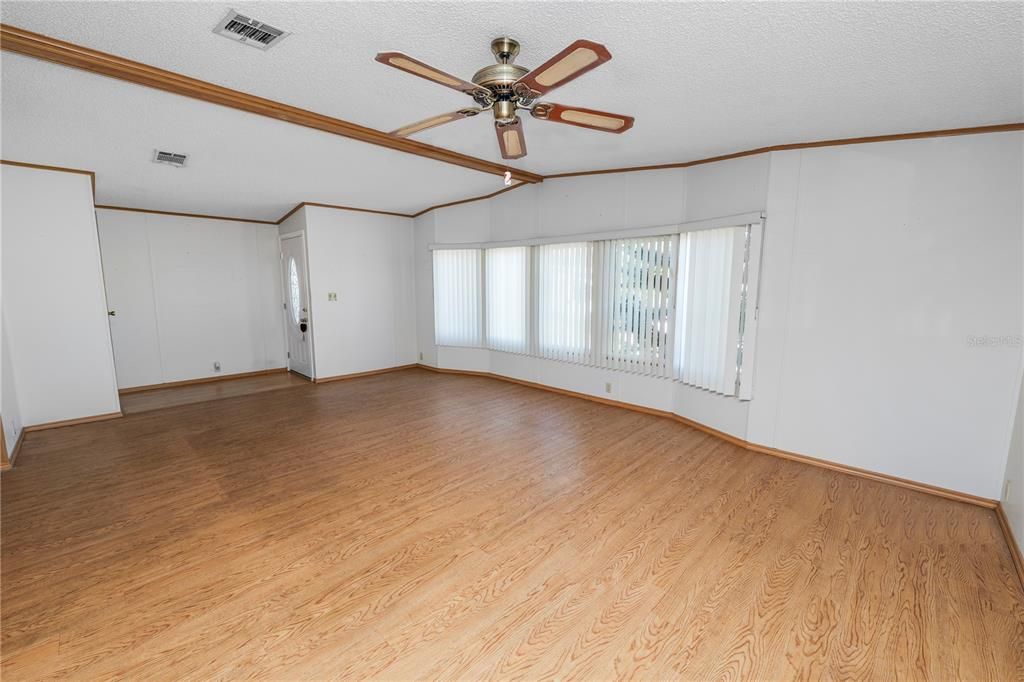 For Sale: $185,000 (2 beds, 2 baths, 1552 Square Feet)