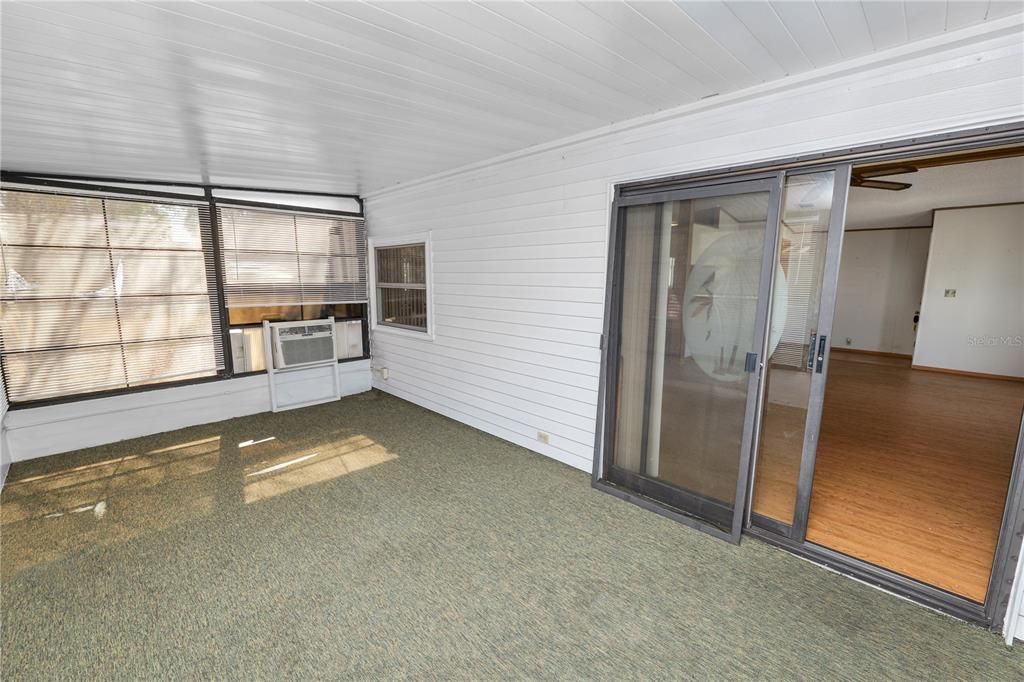 For Sale: $185,000 (2 beds, 2 baths, 1552 Square Feet)