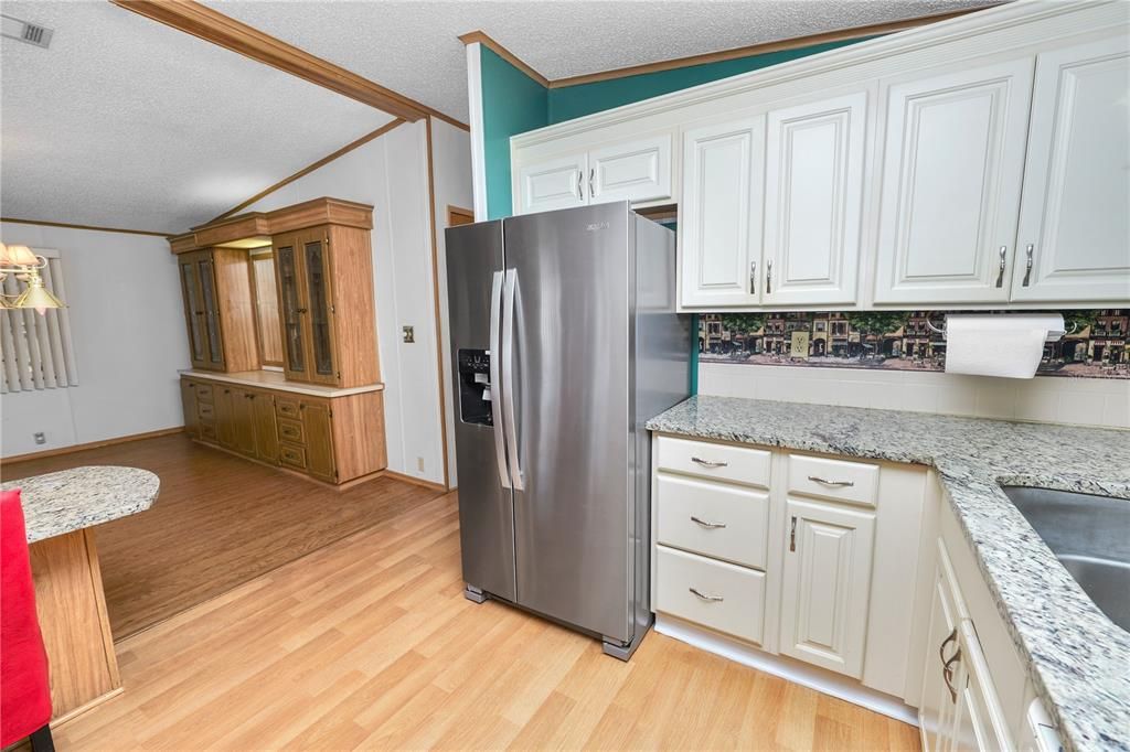 For Sale: $185,000 (2 beds, 2 baths, 1552 Square Feet)