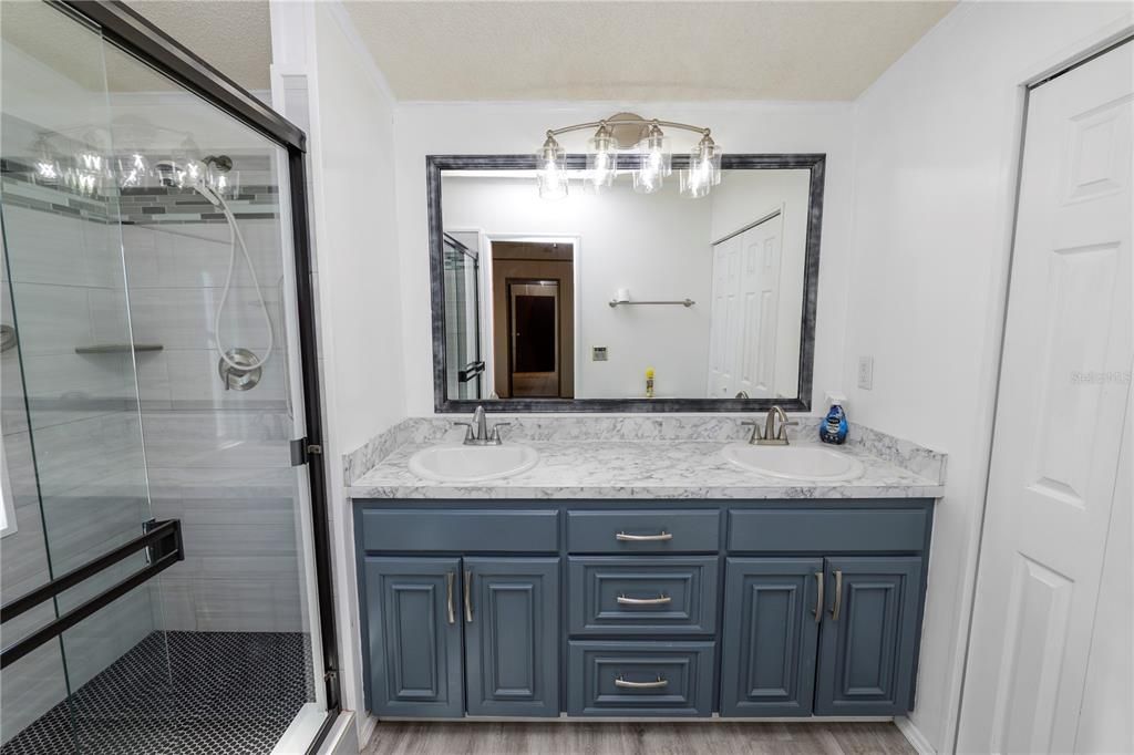 For Sale: $185,000 (2 beds, 2 baths, 1552 Square Feet)
