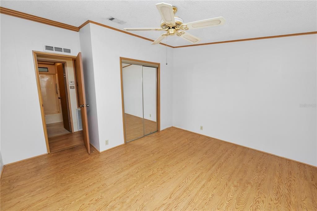 For Sale: $185,000 (2 beds, 2 baths, 1552 Square Feet)