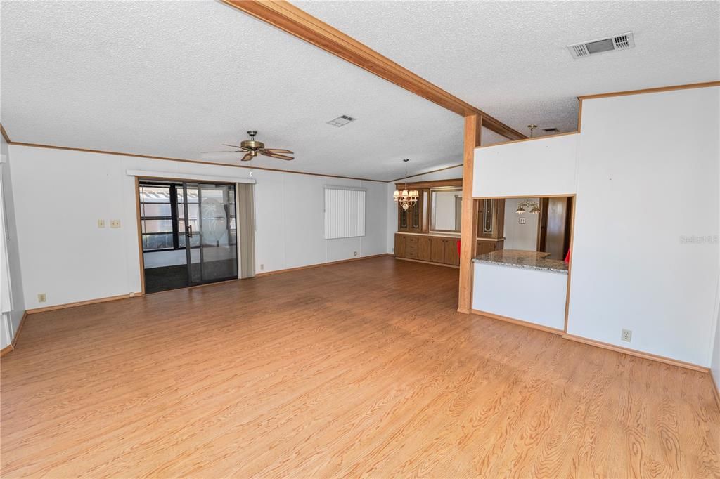 For Sale: $185,000 (2 beds, 2 baths, 1552 Square Feet)