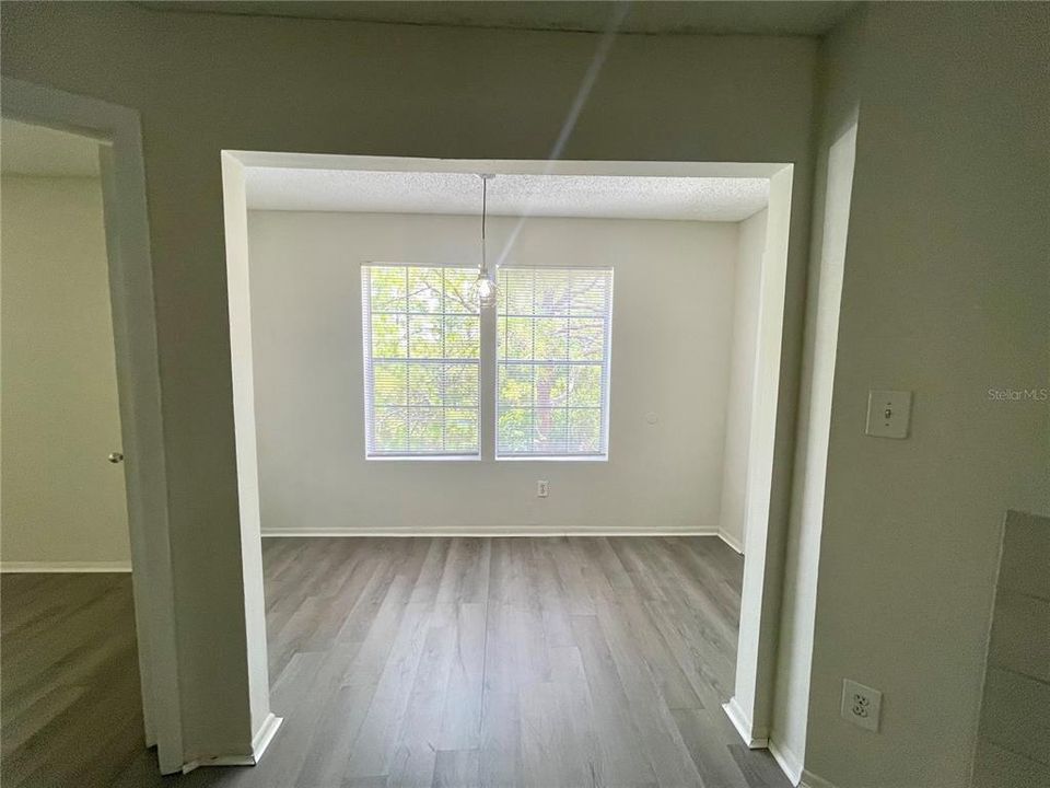 For Rent: $1,385 (1 beds, 1 baths, 862 Square Feet)