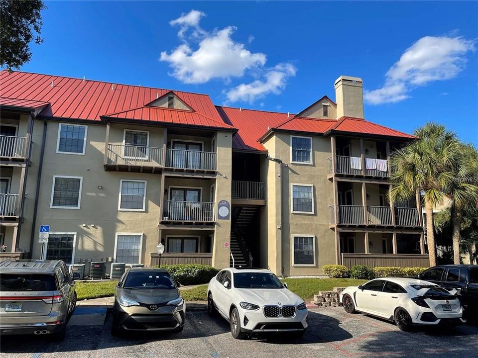 For Rent: $1,385 (1 beds, 1 baths, 862 Square Feet)