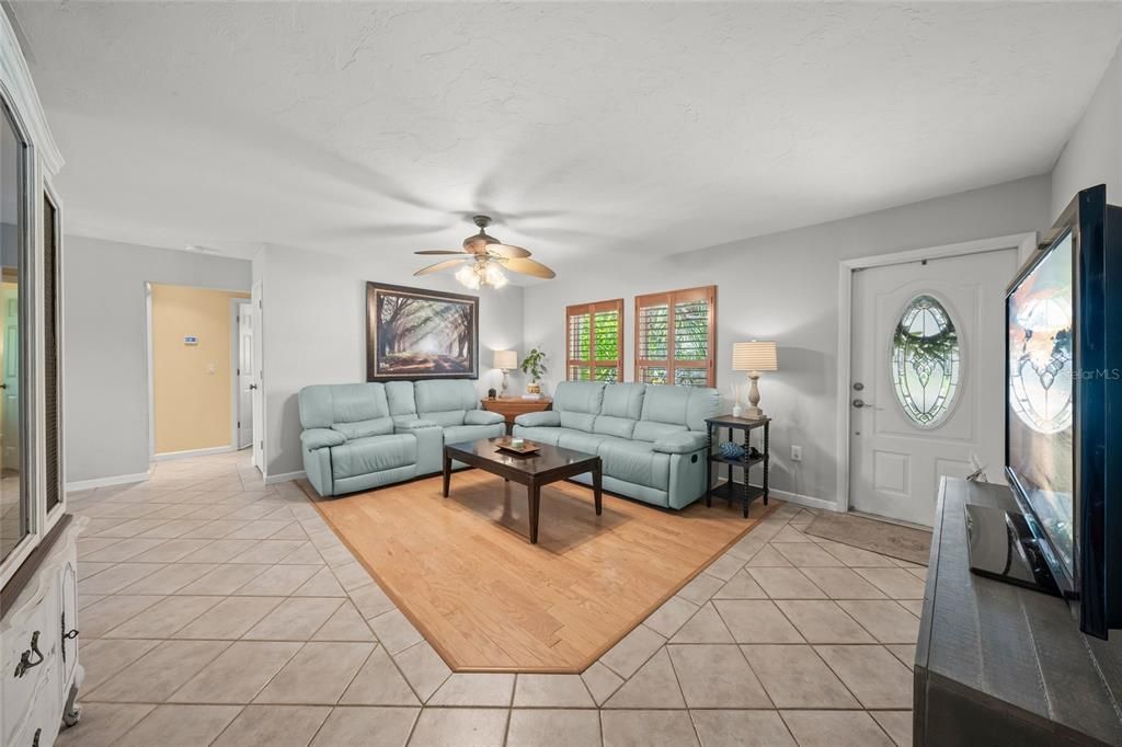 For Sale: $469,900 (3 beds, 2 baths, 1484 Square Feet)
