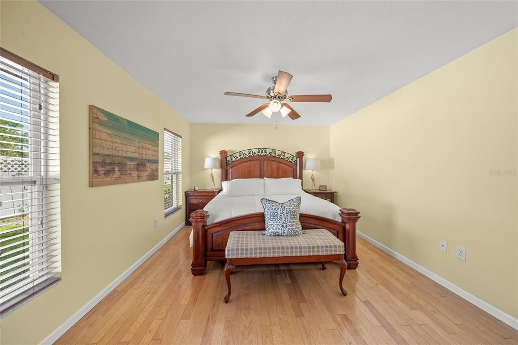 For Sale: $469,900 (3 beds, 2 baths, 1484 Square Feet)