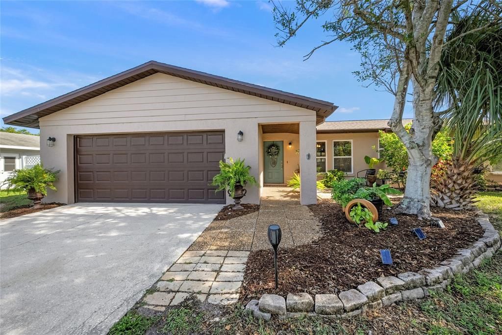 For Sale: $469,900 (3 beds, 2 baths, 1484 Square Feet)