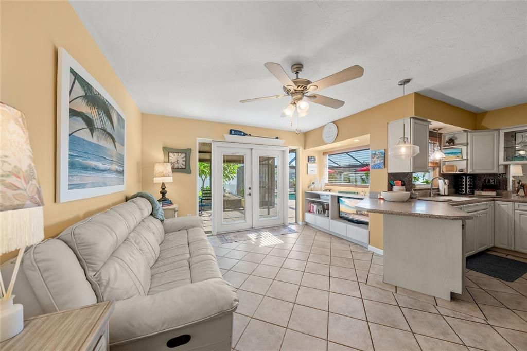 For Sale: $469,900 (3 beds, 2 baths, 1484 Square Feet)