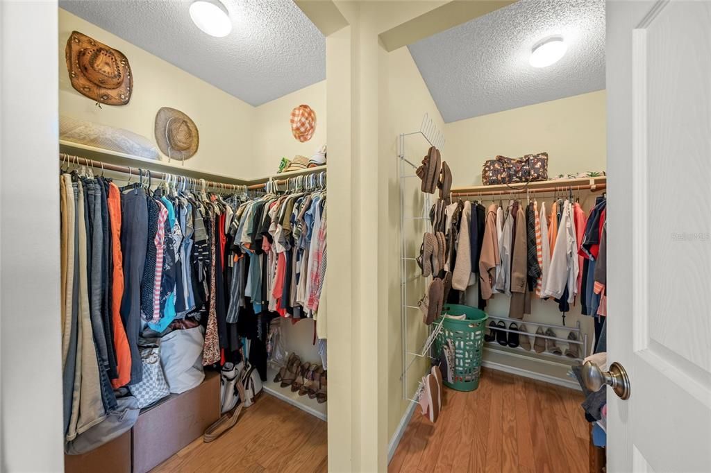 For Sale: $469,900 (3 beds, 2 baths, 1484 Square Feet)