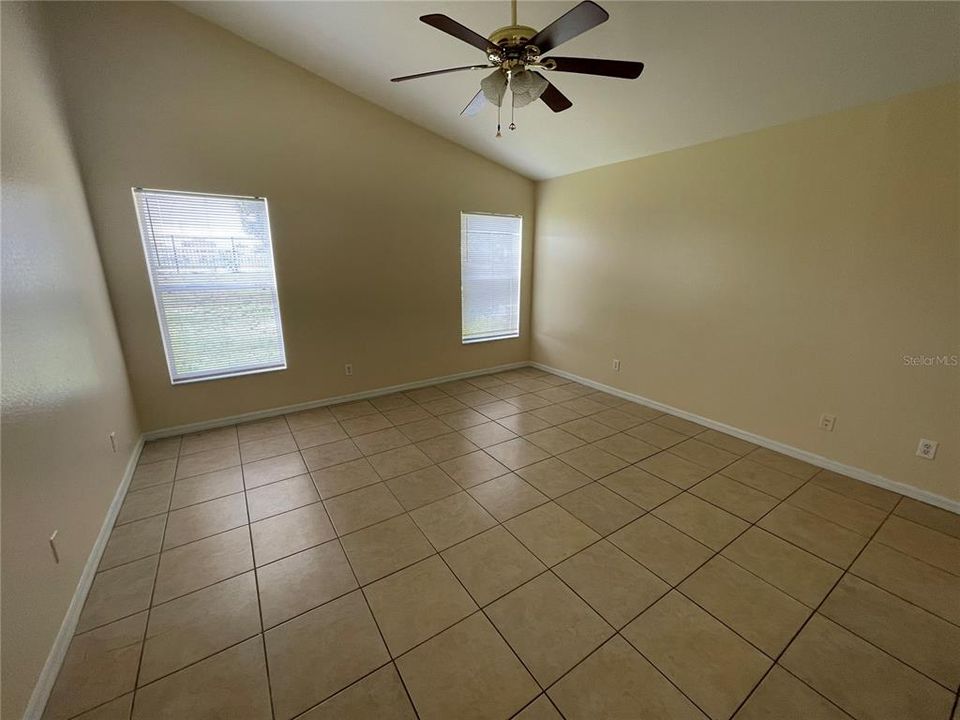 For Sale: $325,000 (4 beds, 2 baths, 2070 Square Feet)