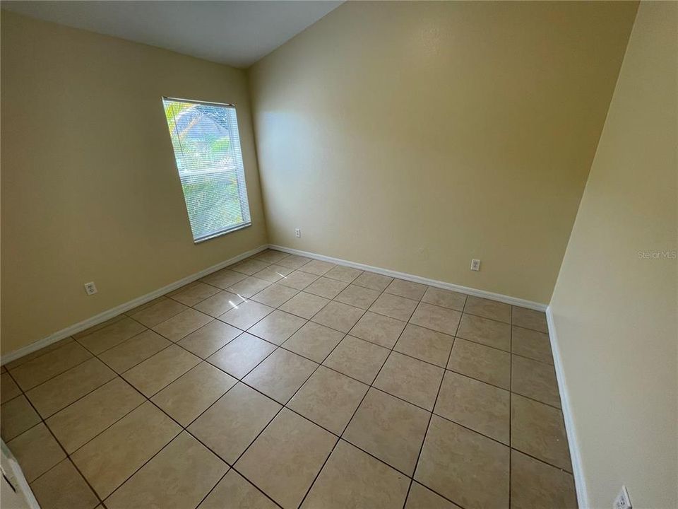 For Sale: $325,000 (4 beds, 2 baths, 2070 Square Feet)