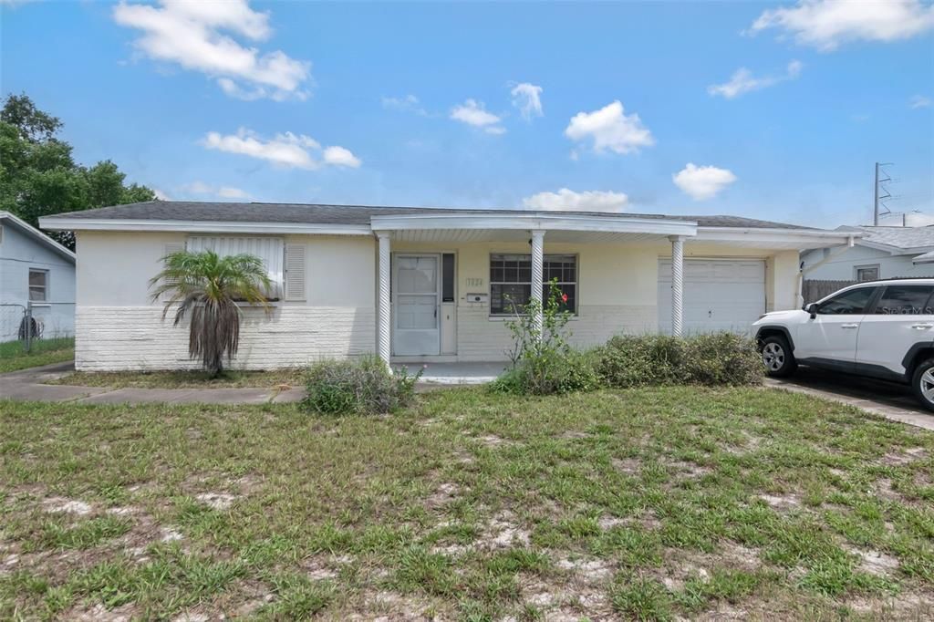 For Sale: $179,900 (2 beds, 1 baths, 909 Square Feet)
