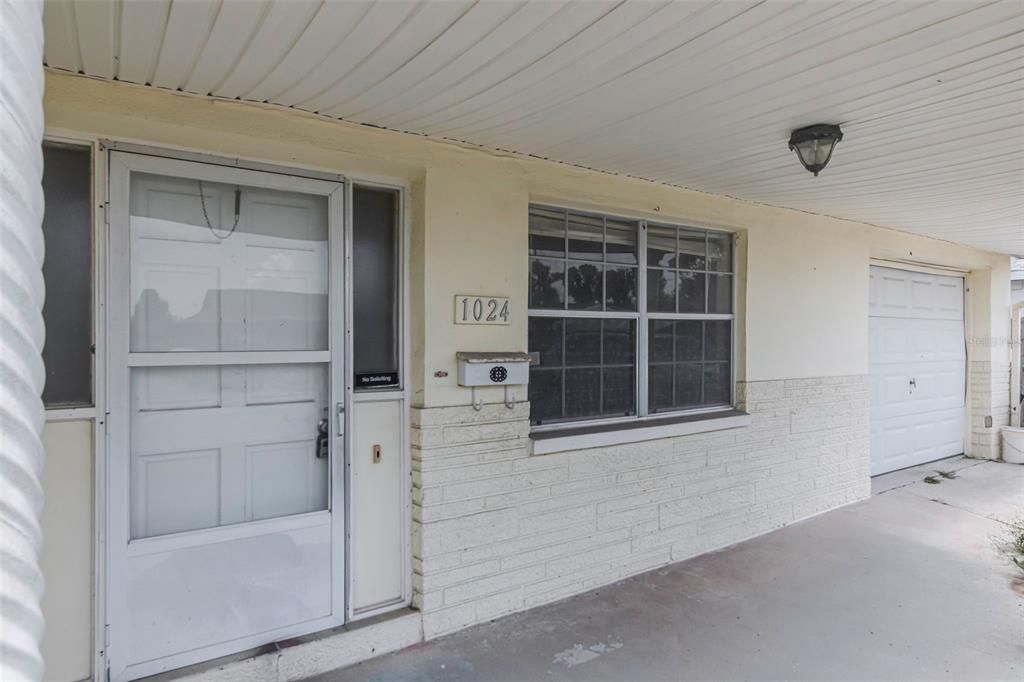 For Sale: $179,900 (2 beds, 1 baths, 909 Square Feet)