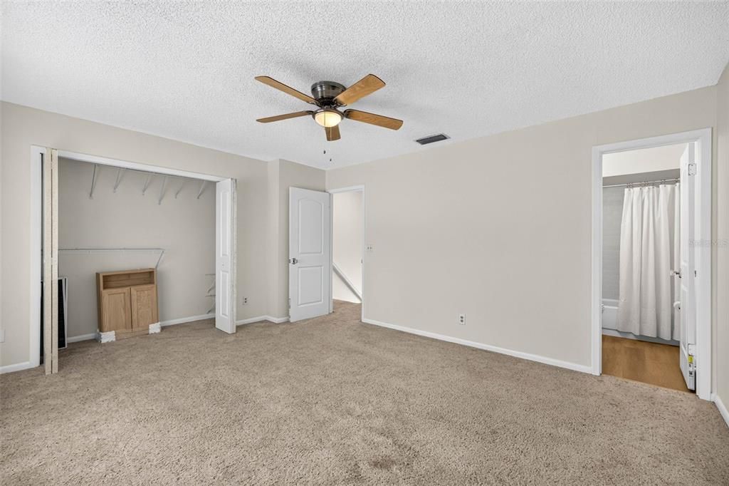 For Sale: $209,900 (2 beds, 2 baths, 1261 Square Feet)