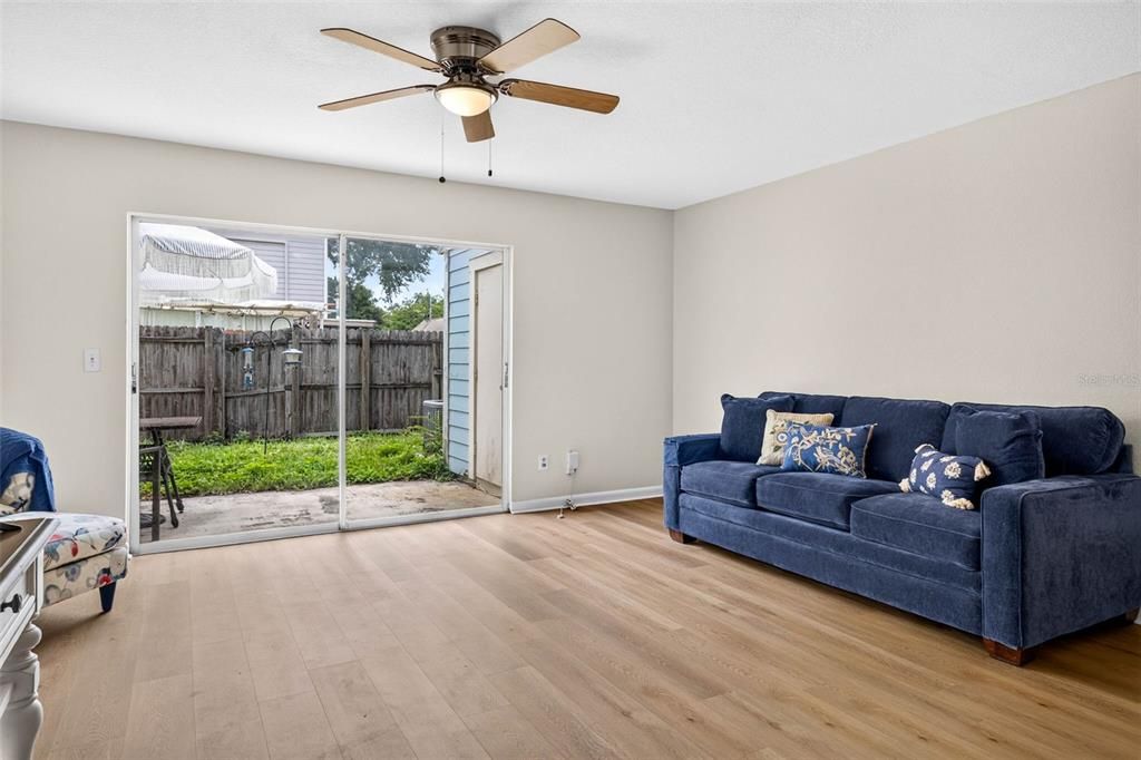 For Sale: $209,900 (2 beds, 2 baths, 1261 Square Feet)