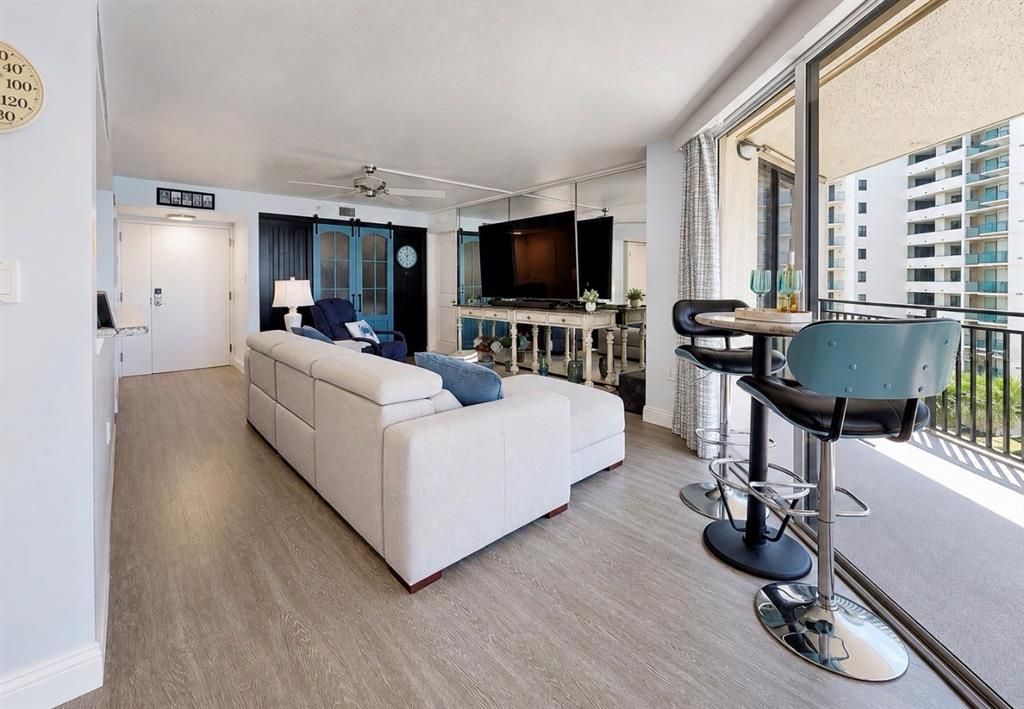 For Sale: $579,000 (2 beds, 2 baths, 1350 Square Feet)