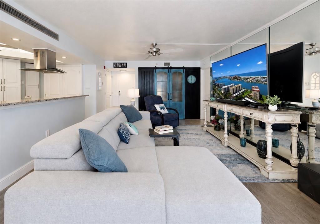 For Sale: $579,000 (2 beds, 2 baths, 1350 Square Feet)
