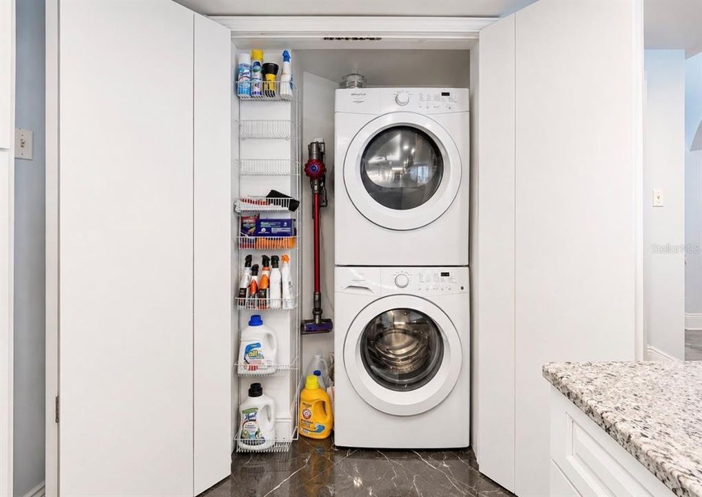For Sale: $579,000 (2 beds, 2 baths, 1350 Square Feet)