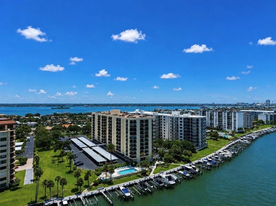 For Sale: $579,000 (2 beds, 2 baths, 1350 Square Feet)