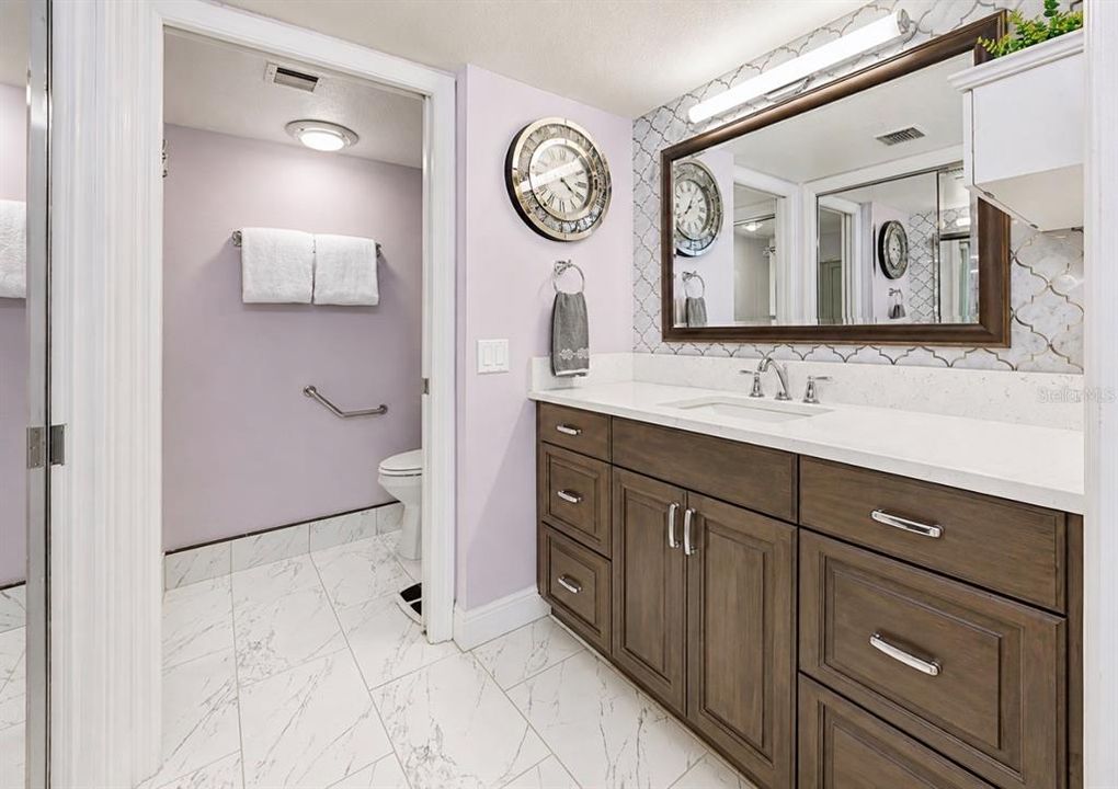 For Sale: $579,000 (2 beds, 2 baths, 1350 Square Feet)