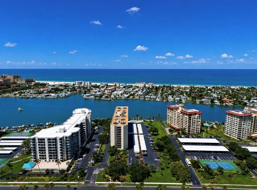 For Sale: $579,000 (2 beds, 2 baths, 1350 Square Feet)