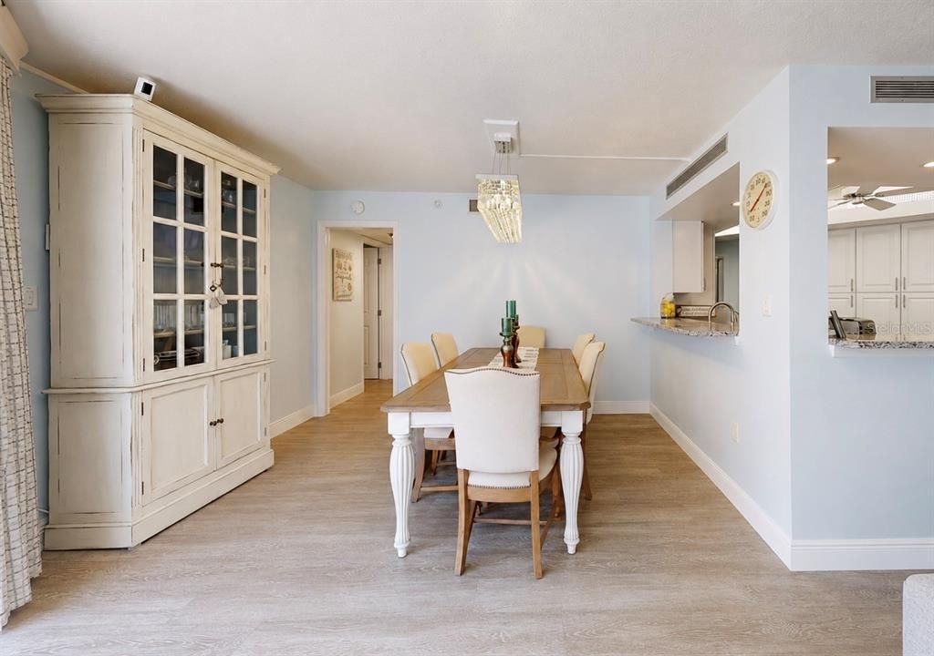 For Sale: $579,000 (2 beds, 2 baths, 1350 Square Feet)