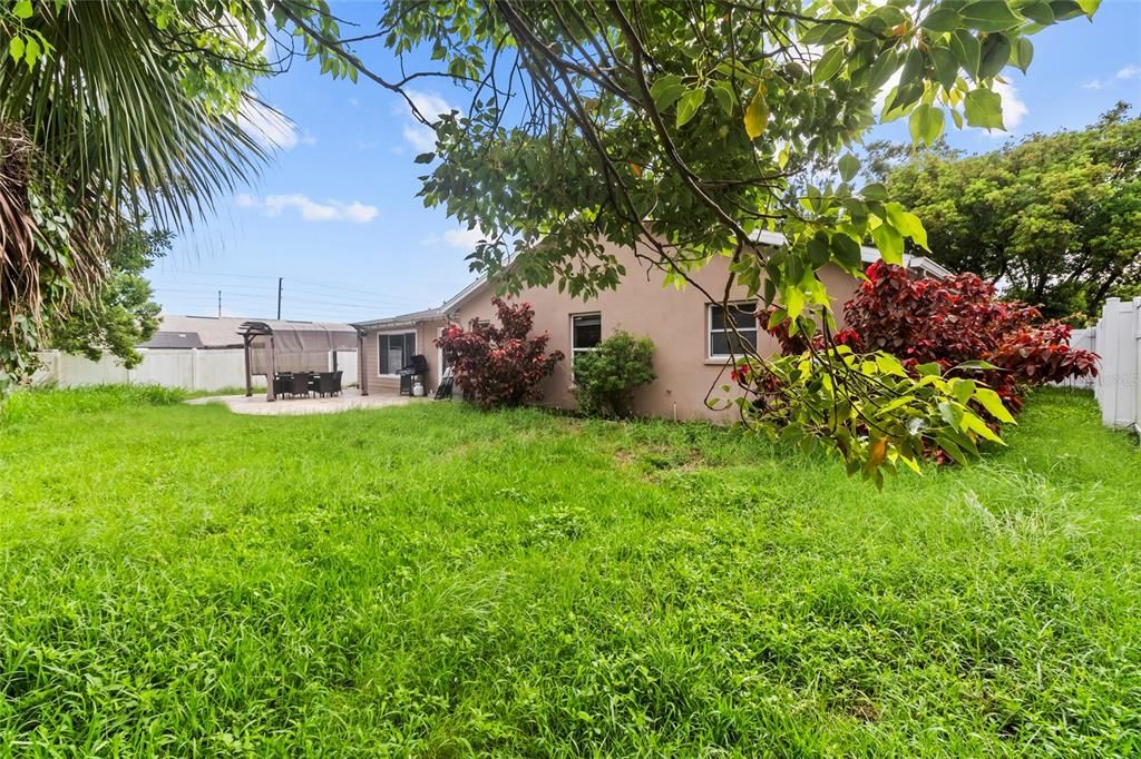 For Sale: $535,000 (5 beds, 3 baths, 2021 Square Feet)